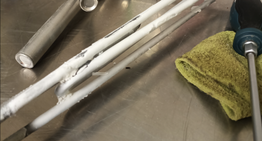 Grelec pomivalnega stroja z vodnim kamnom